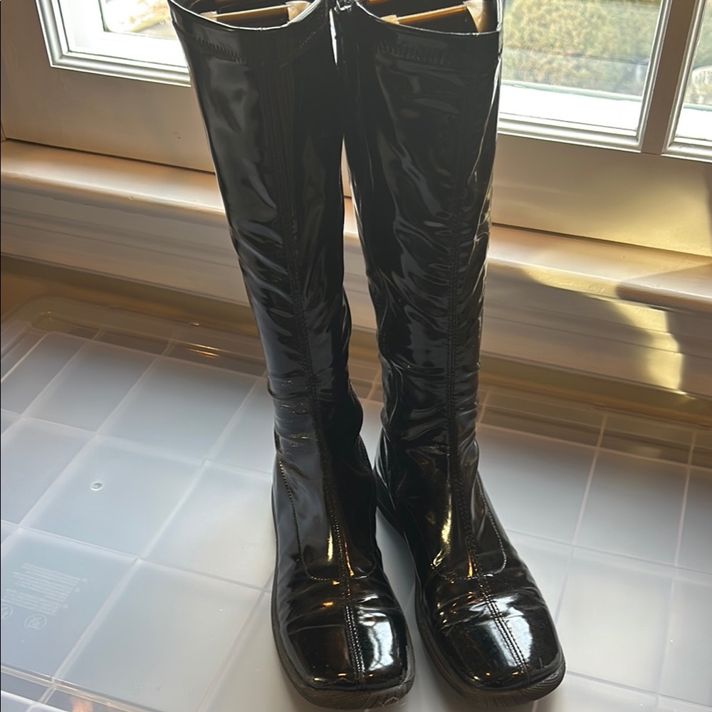 Women's Black Knee-High Boots